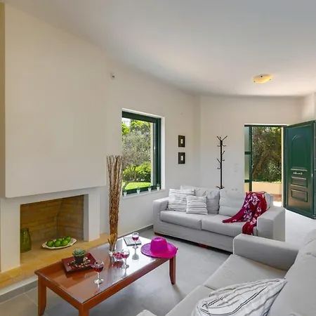 Villa Ilos By